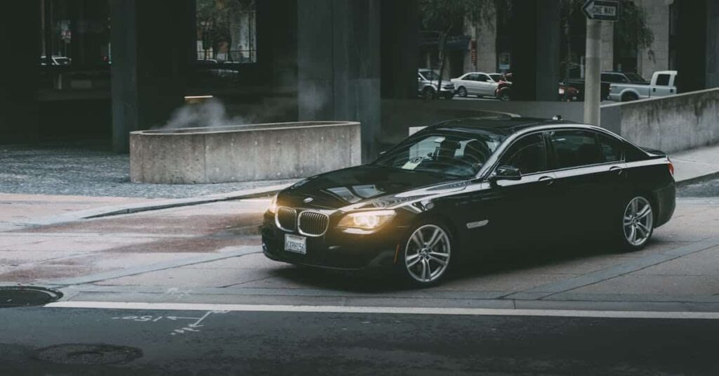 Avant principal droit des feux de phare du Chrysler Voyager Grand découvrez tout ce qu'il faut savoir sur les phares de voiture : types