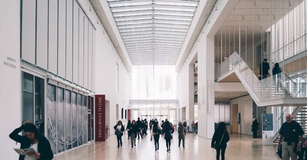 découvrez le célèbre chrysler building à new york