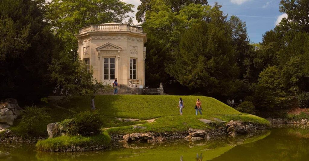 découvrez comment attirer et engager vos visiteurs grâce à des stratégies efficaces