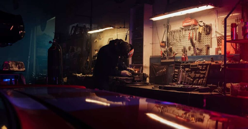 Entretien de véhicule électrique : tout ce que vous devez savoir découvrez tout ce qu'il faut savoir sur l'entretien des véhicules électriques : conseils