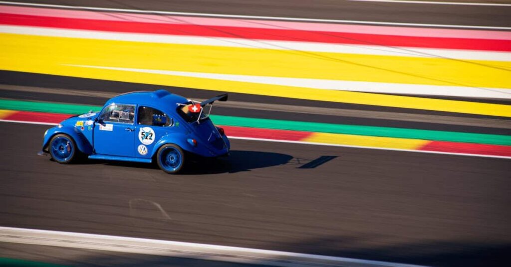 découvrez les meilleures pratiques d'évaluation dans le secteur automobile. apprenez à analyser la performance