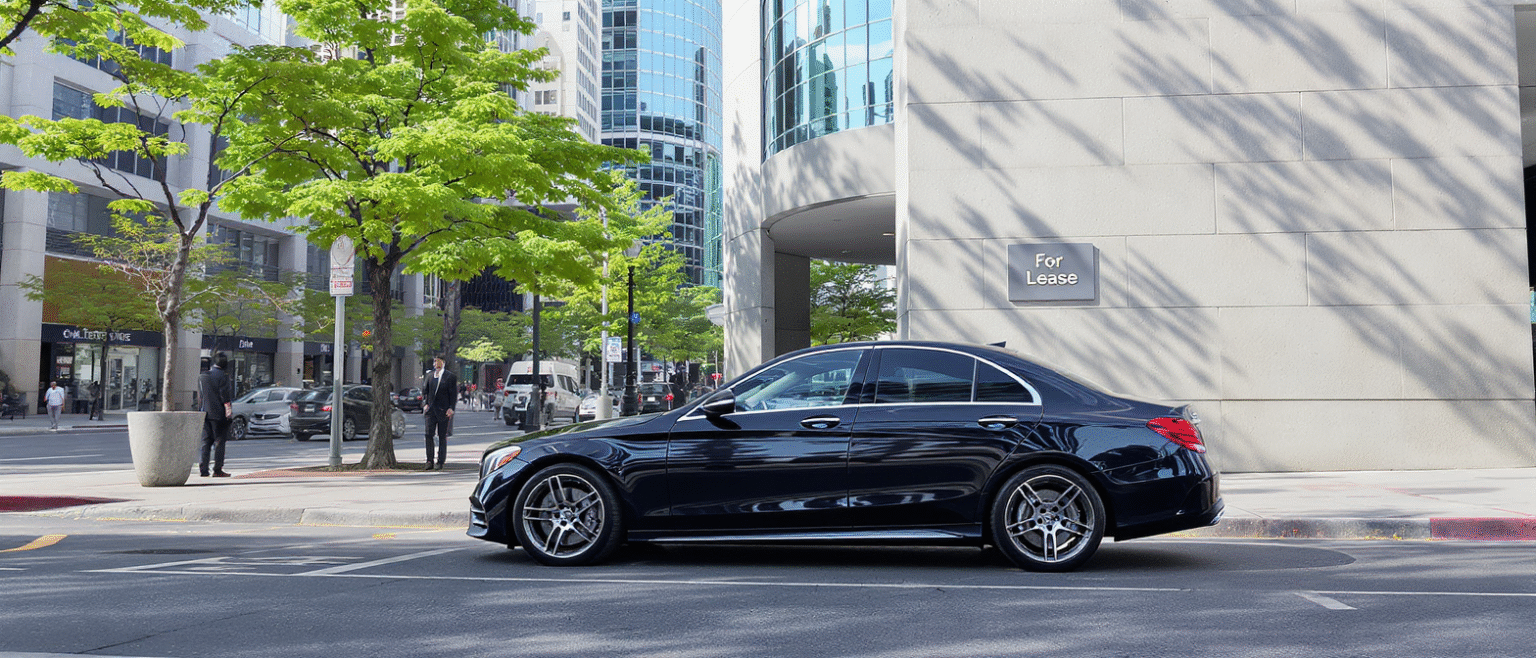 découvrez les avantages de la location avec option d’achat (loa) pour une mercedes : flexibilité, budget maîtrisé et possibilité de devenir propriétaire. trouvez la formule idéale pour financer votre voiture de rêve.