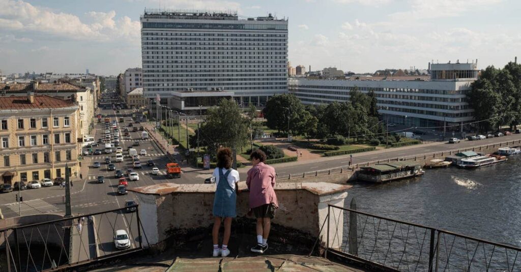 découvrez la hauteur impressionnante du chrysler building