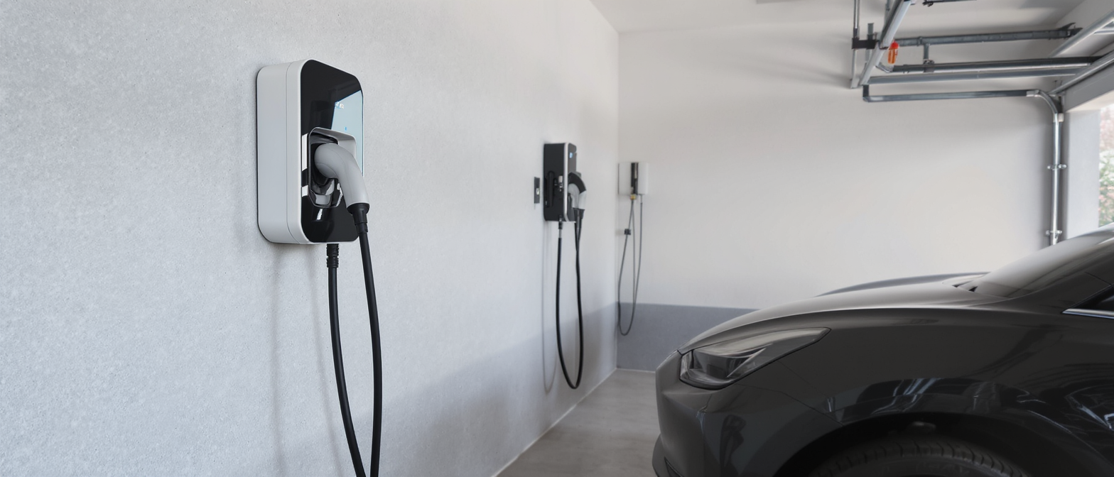 découvrez comment recharger efficacement votre voiture électrique à domicile en 2025 : étapes, coûts, solutions adaptées et conseils pratiques dans notre guide complet.