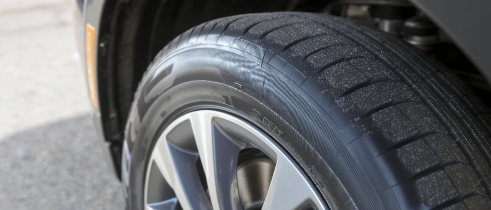 préparez votre voiture pour l'été grâce à notre check-list d'entretien auto : conseils pratiques, points de vérification essentiels et astuces pour voyager en toute sécurité pendant la belle saison.