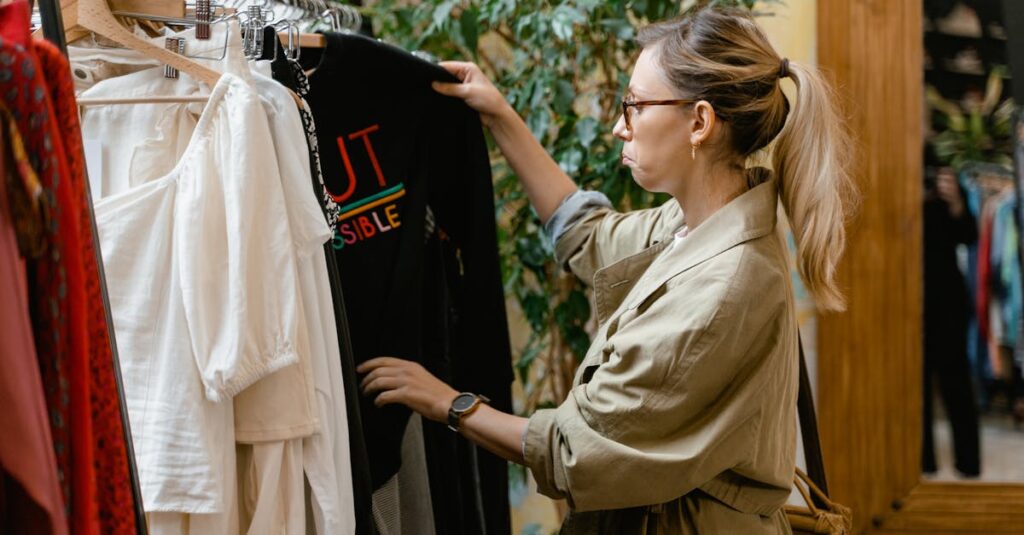 découvrez notre sélection de porte-manteaux élégants et pratiques pour organiser votre espace. que ce soit pour l'entrée