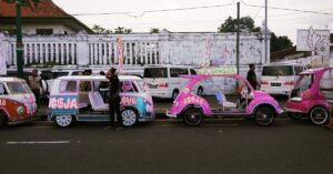 découvrez l'univers des voitures électriques : innovations