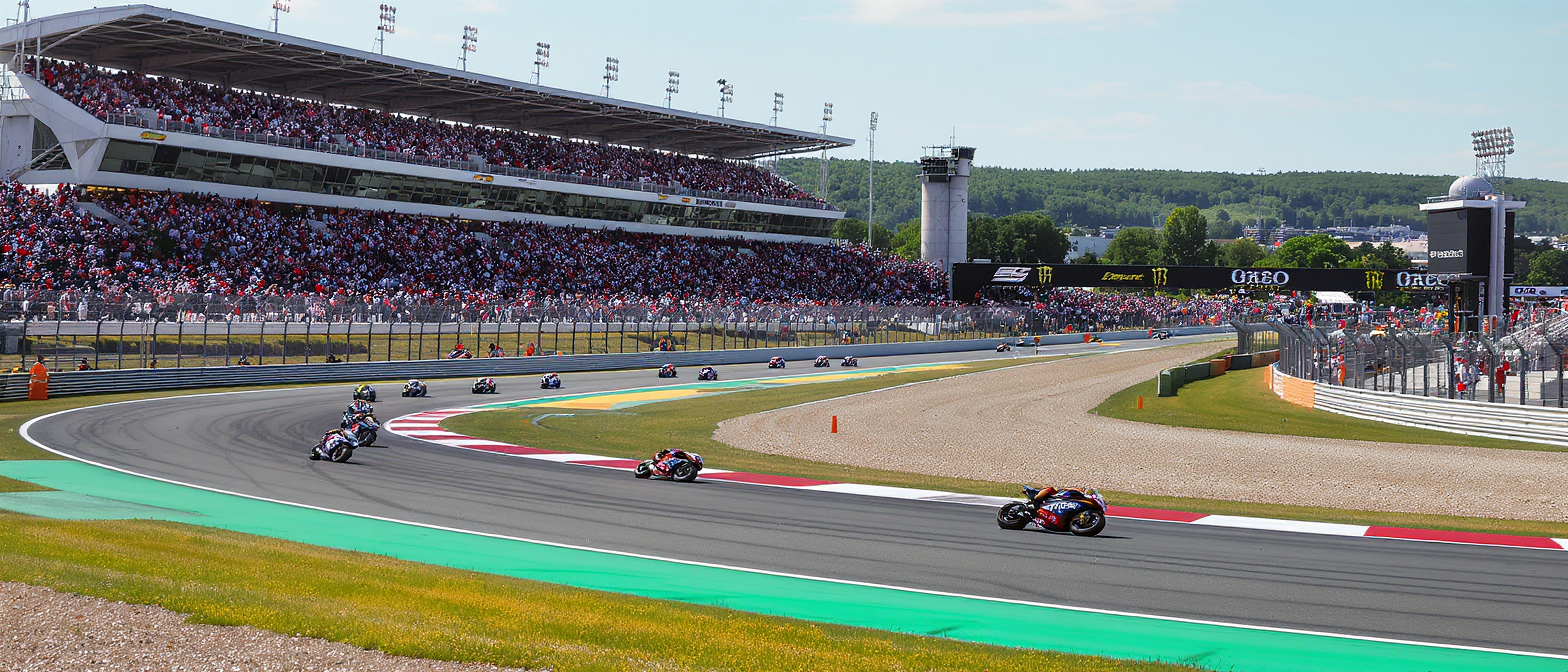 découvrez le guide complet du grand prix motogp de saint-marin : toutes les chaînes tv, les horaires des essais, des qualifications et de la course pour suivre l'événement en direct ce week-end et ne rien manquer du spectacle.