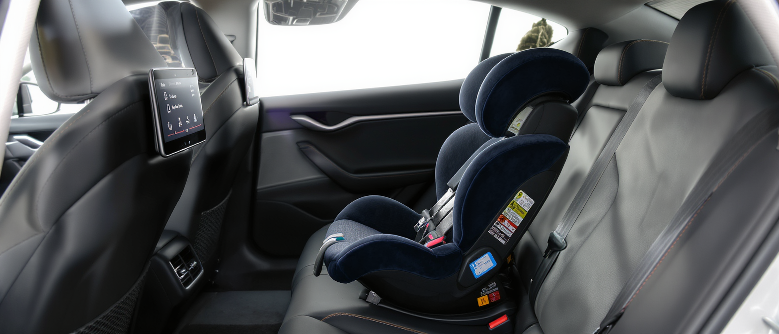 découvrez les options spécifiques de sécurité enfant offertes par tesla pour voyager sereinement en famille, de l’installation des sièges à la protection avancée à bord.