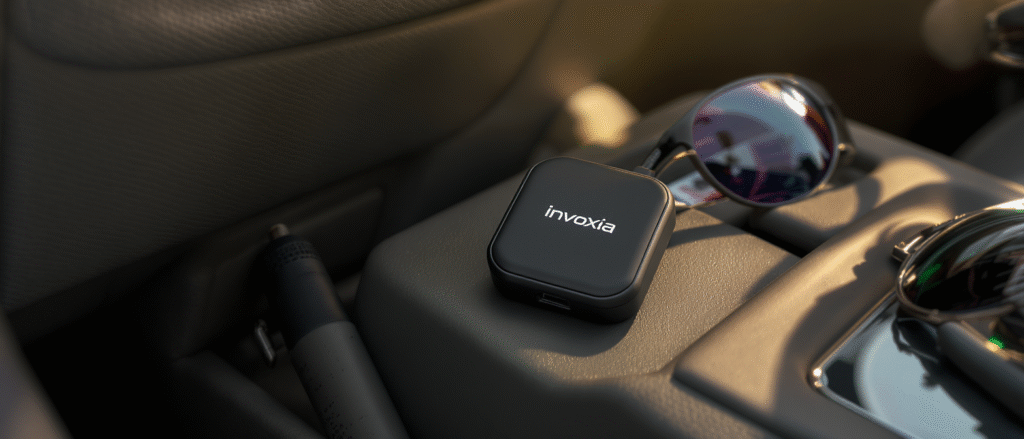 protégez votre véhicule contre le vol avec le nouvel invoxia tracker gps classic. discret et facile à cacher, cet accessoire innovant vous permet de localiser votre voiture en temps réel et d'assurer sa sécurité en toute simplicité.