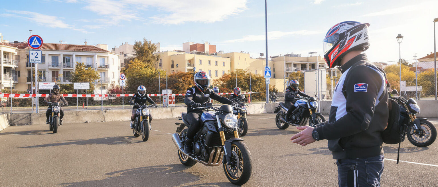 Obtenez votre permis moto rapidement à Bagneux grâce à une formation intensive dispensée par des moniteurs expérimentés. Sécurité et efficacité garanties.