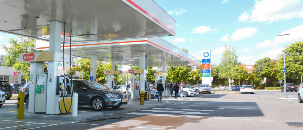 profitez des meilleurs tarifs d'essence à partir de 1,90€/l ce lundi 27 avril. trouvez facilement les stations proposant le sp95-e10 au prix le plus avantageux pour faire le plein au meilleur coût.