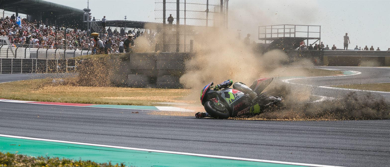 revivez le grand prix d'italie motogp à mugello où quartararo a connu une course difficile avec une chute et son absence en q2, marquant un week-end amer pour le pilote français.