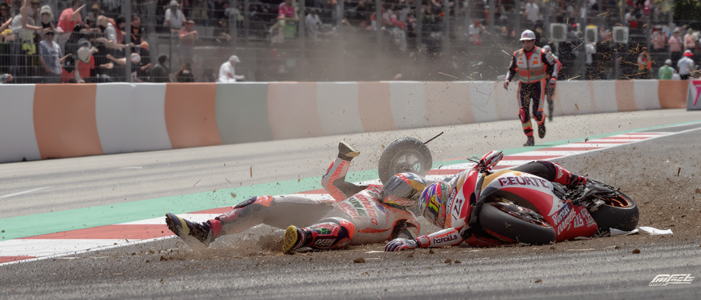 GP de Catalogne MotoGP : résultats complets et lourdes chutes pour Alex Marquez et Johann Zarco découvrez les résultats complets du gp de catalogne motogp et les lourdes chutes d'alex marquez et johann zarco lors de cette course intense.