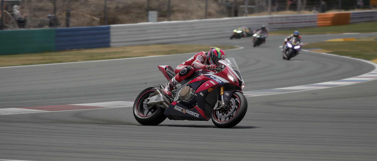 découvrez comment marco bezzecchi se prépare à dominer le gp de france motogp 2026 au mans et à consolider sa position de leader sur le circuit.