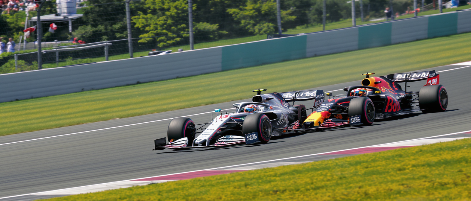 revivez le gp d'autriche de f1 où max verstappen a failli s'imposer, tandis qu'isack hadjar a impressionné en se rapprochant du top 5. consultez le classement final complet ici.
