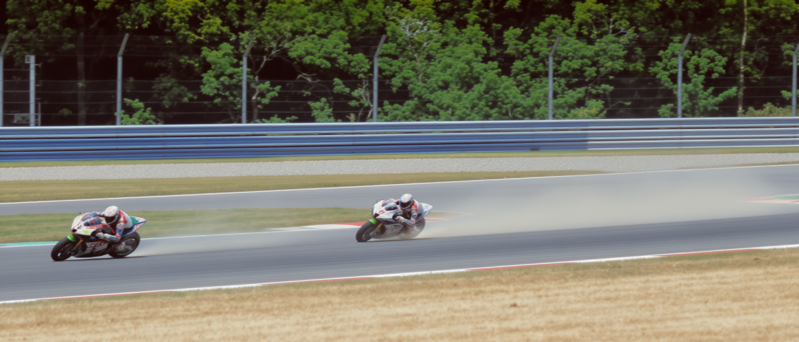 suivez le gp d'allemagne motogp avec le classement mondial actualisé, les défis de jorge martin sous pression et les ambitions dévoilées de marc marquez.
