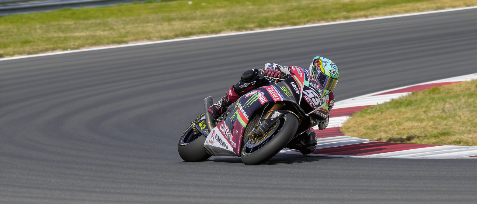 suivez le gp d'allemagne motogp avec l'absence de fermin aldeguer et alex marquez qui représentera seul l'équipe gresini sur la piste.