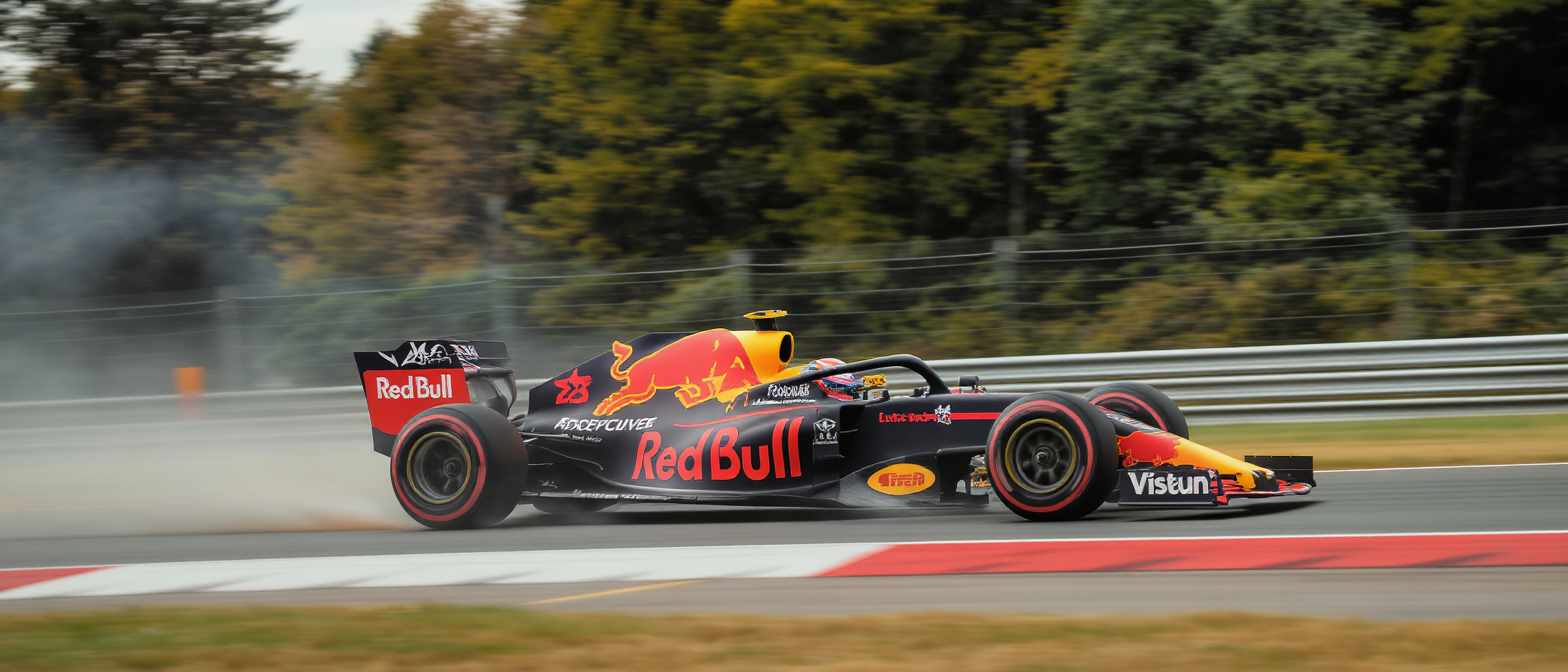 revivez les premières séances d'essais libres du gp de belgique f1 avec une performance remarquable d'isack hadjar, tandis que pierre gasly et esteban ocon font face à des défis sur le circuit.