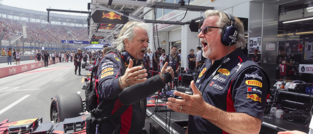 découvrez les analyses de flavio briatore sur la stratégie déterminante du gp d'espagne de f1 et pourquoi rester en piste est essentiel pour la victoire.