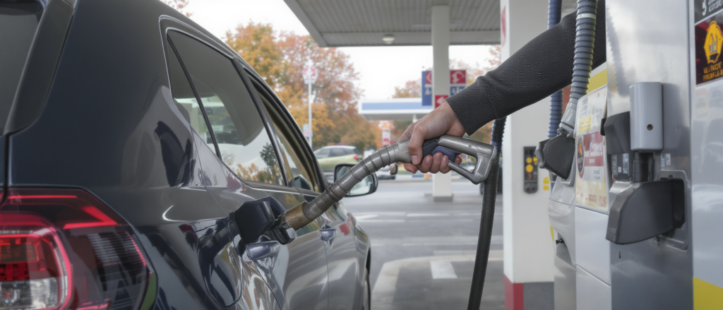 SP95-E10 dès 1,99 €/L ce lundi 12 octobre : jusqu’à 14 centimes de moins que la moyenne dans ces stations-service ce lundi 12 octobre, trouvez du sp95-e10 dès 1,99 €/l dans certaines stations-service, jusqu’à 14 centimes sous la moyenne.